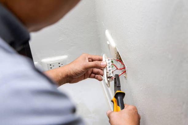 Best Licensed Electrician  in Miami Gardens, FL